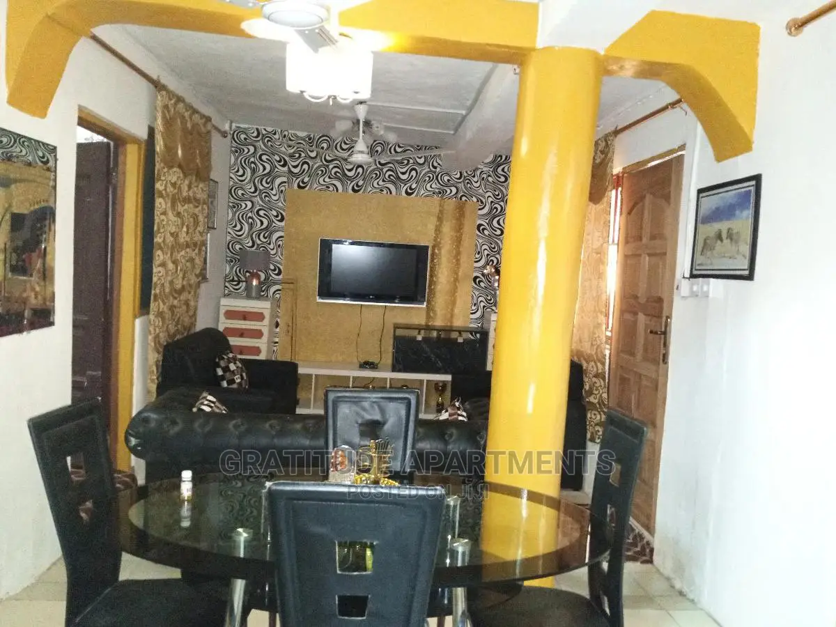 Gratitude:2bdrm Classic Golden Family Suite: Ghc700Per Day -4 Guests in Lapaz