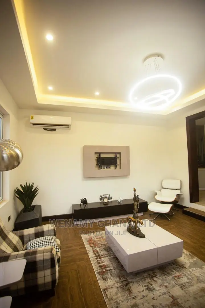 Furnished 5bdrm House in Community 25, Tema Metropolitan for Sale in Tema Metropolitan
