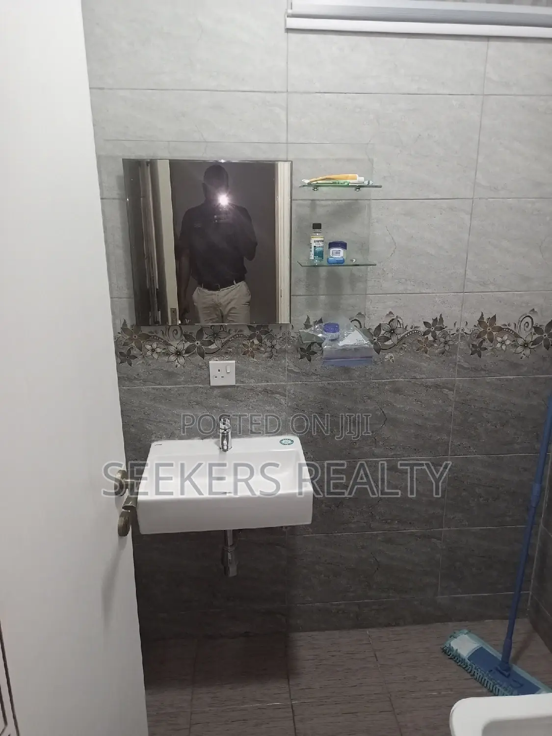 Furnished 2bdrm Apartment in Seekers Realty, Osu for sale in Osu