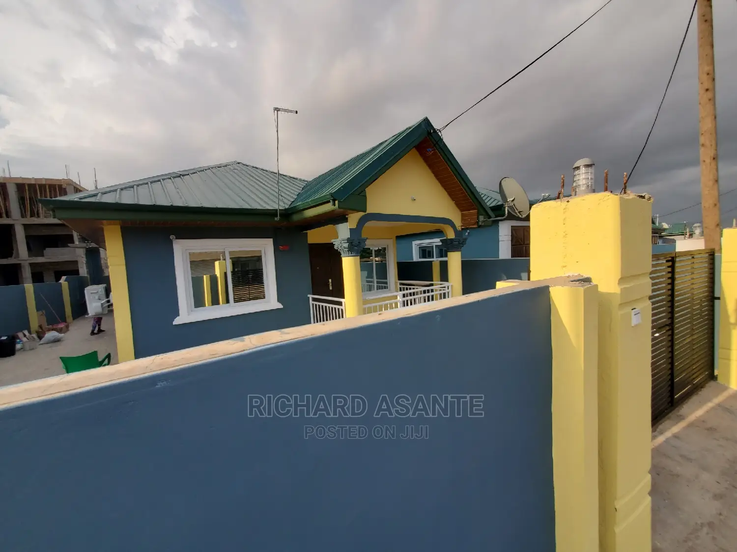 Beautiful 2-Bedroom Self Compound Short Stay at Pokuase in Pokuase
