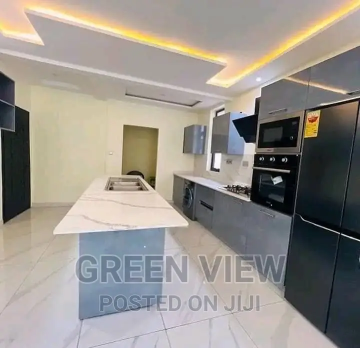 4bdrm Duplex in East Legon for sale in East Legon
