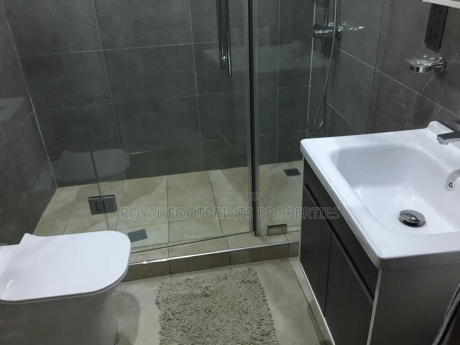A Very Neat and Executive 2bedrooms Furnished in Adenta