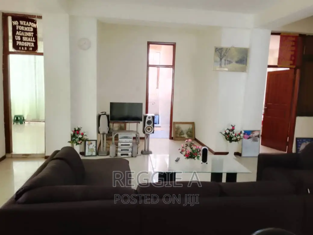 A 3-Bedroom Fully Furnished Flat. Short /Long Stay in Gbawe