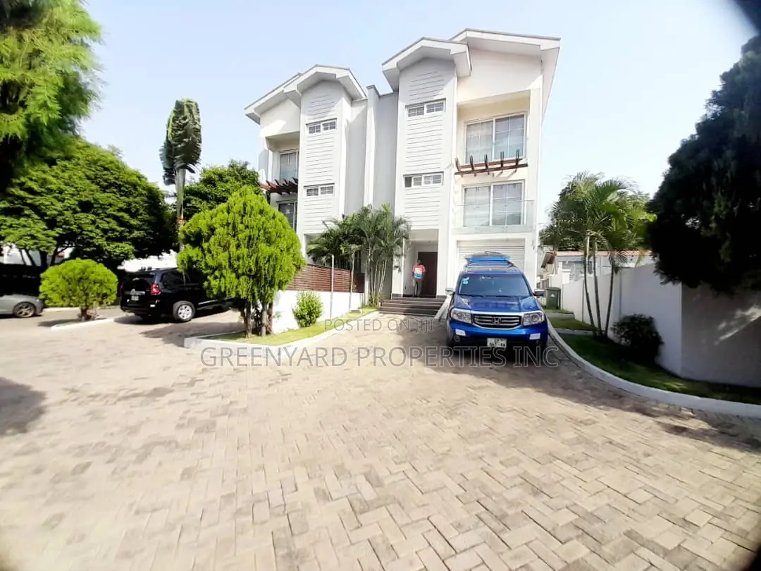 Furnished 4bdrm Duplex in Airport Residential for sale in Airport Residential Area