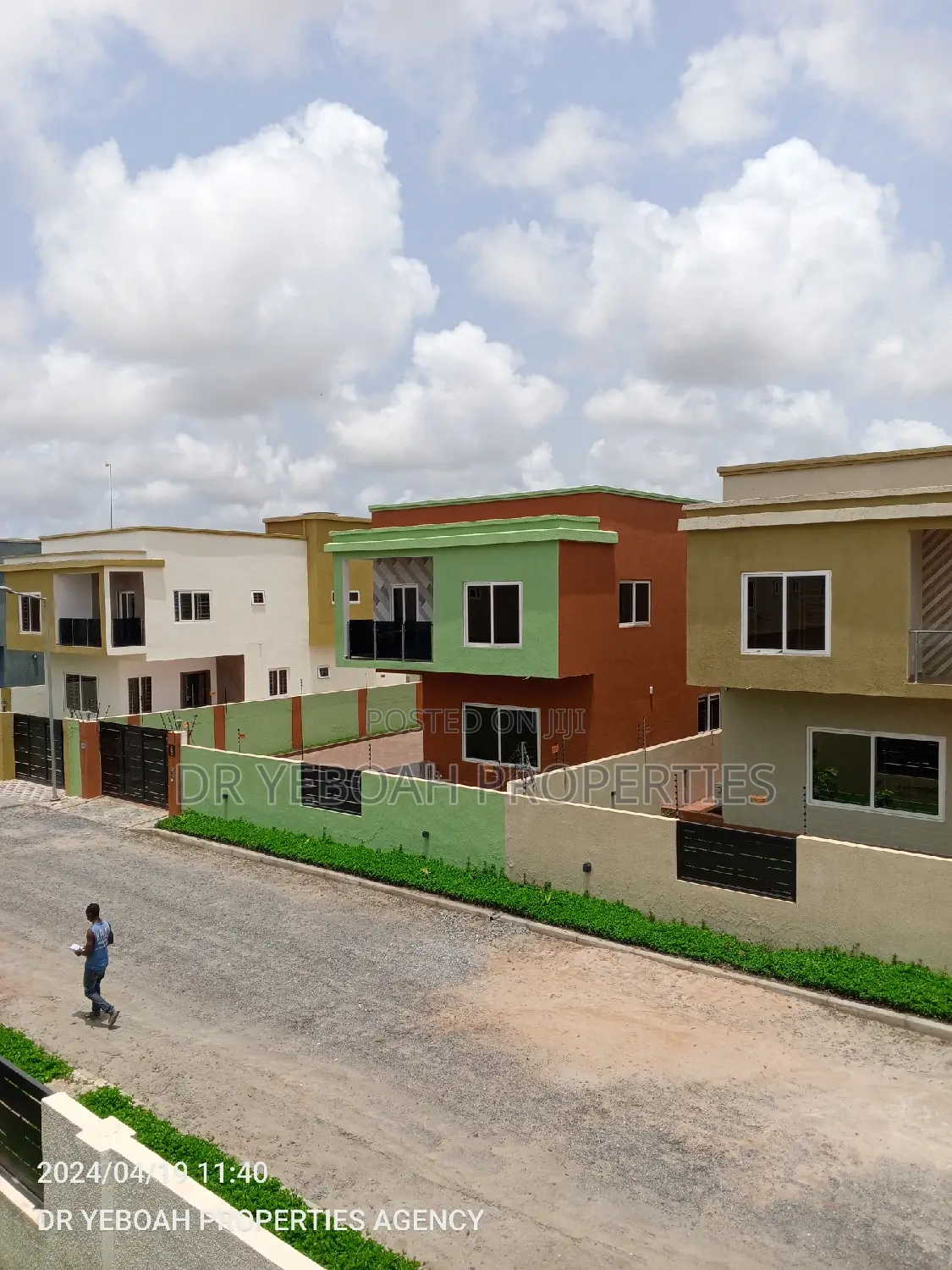 4bdrm Duplex in Spintex Road:- 3 for sale in Spintex