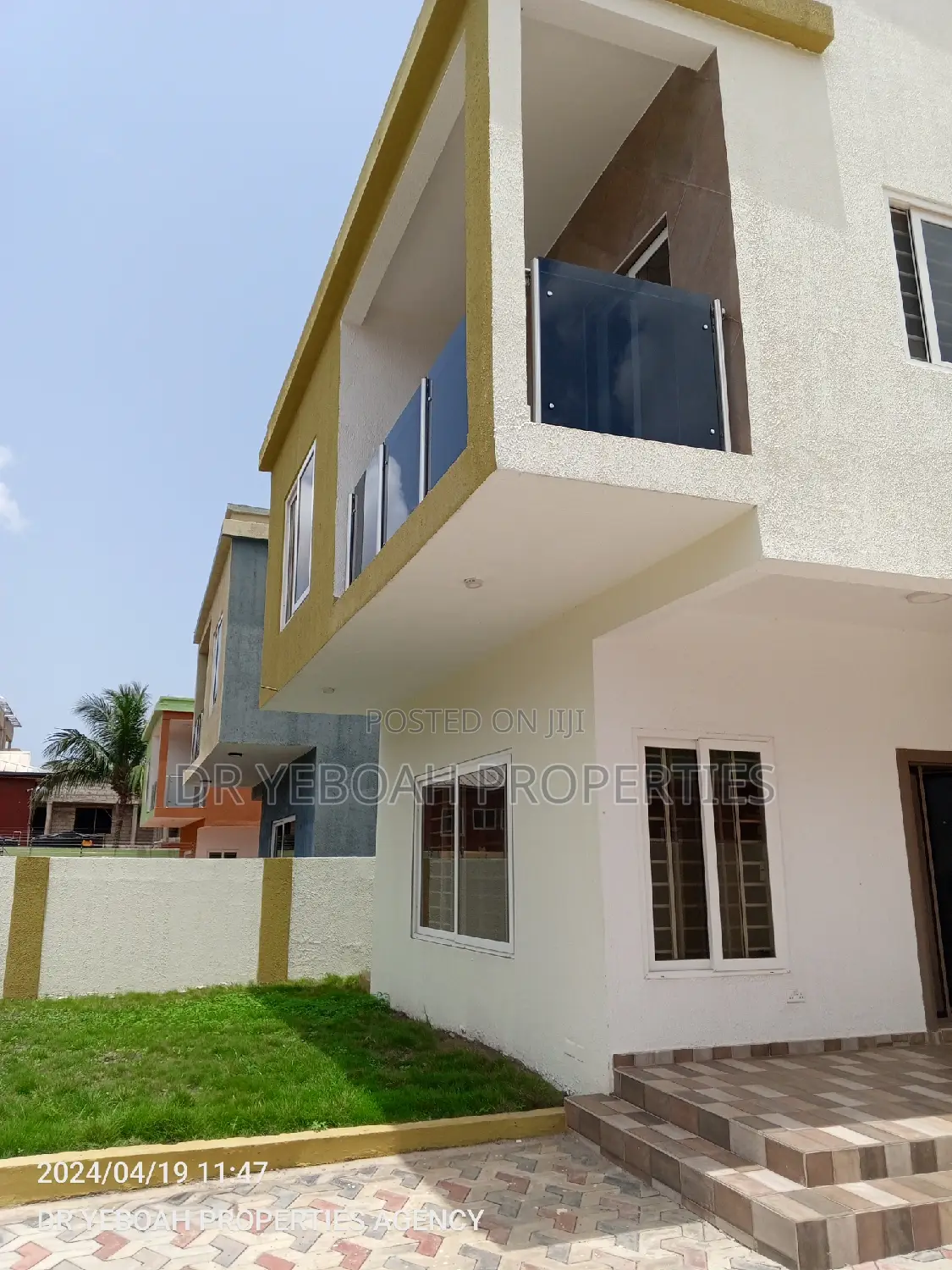 4bdrm Duplex in Spintex Road:- 3 for sale in Spintex