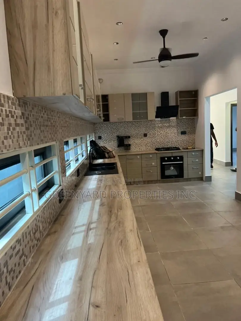3bdrm House in Lakeside for sale in Lake Side Estate