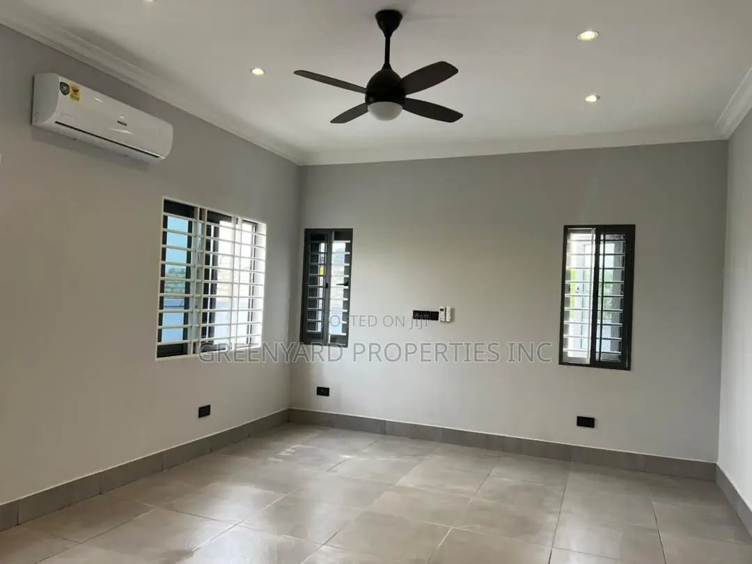 3bdrm House in Lakeside for sale in Lake Side Estate