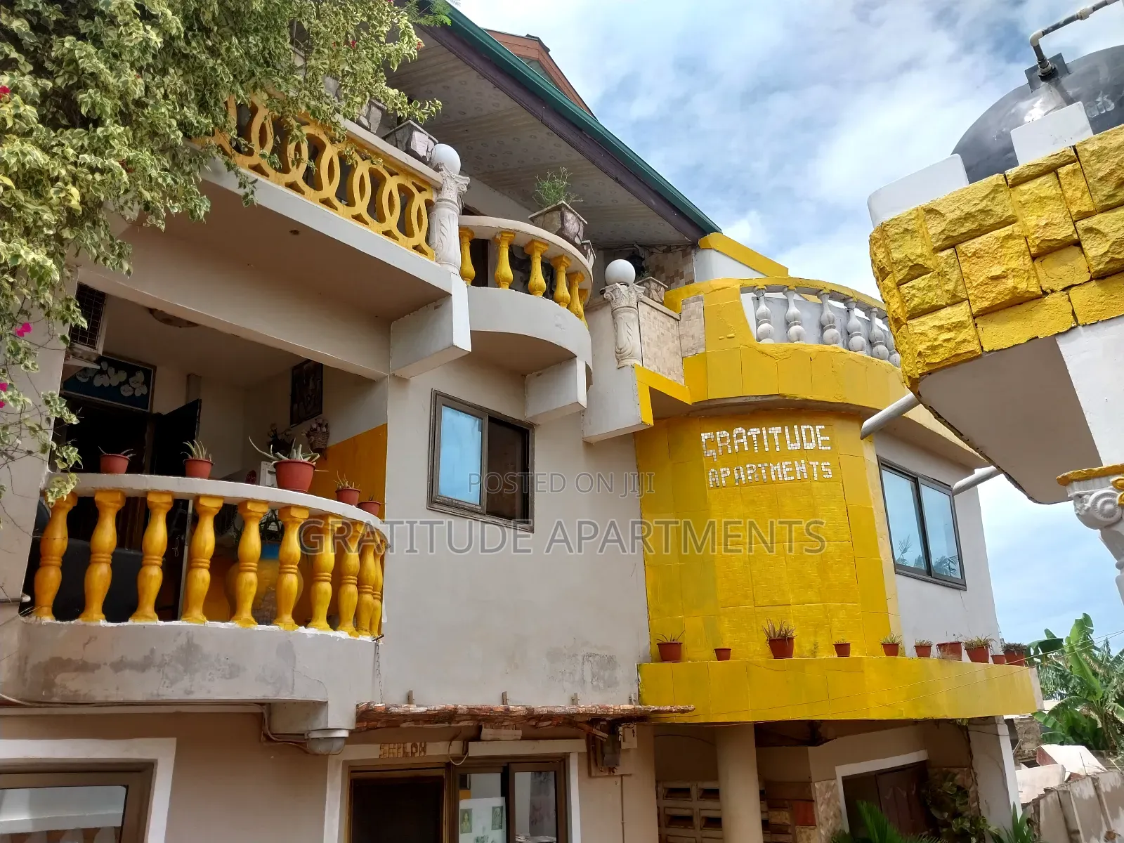 Gratitude Ambassador Suite: 1bdrm Short Stay:Ghc300 Per Day: 2 Guests in Lapaz