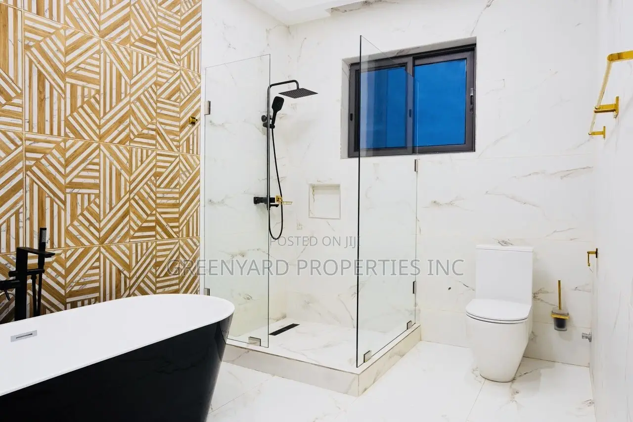 4bdrm Penthouse in East Legon for sale in East Legon
