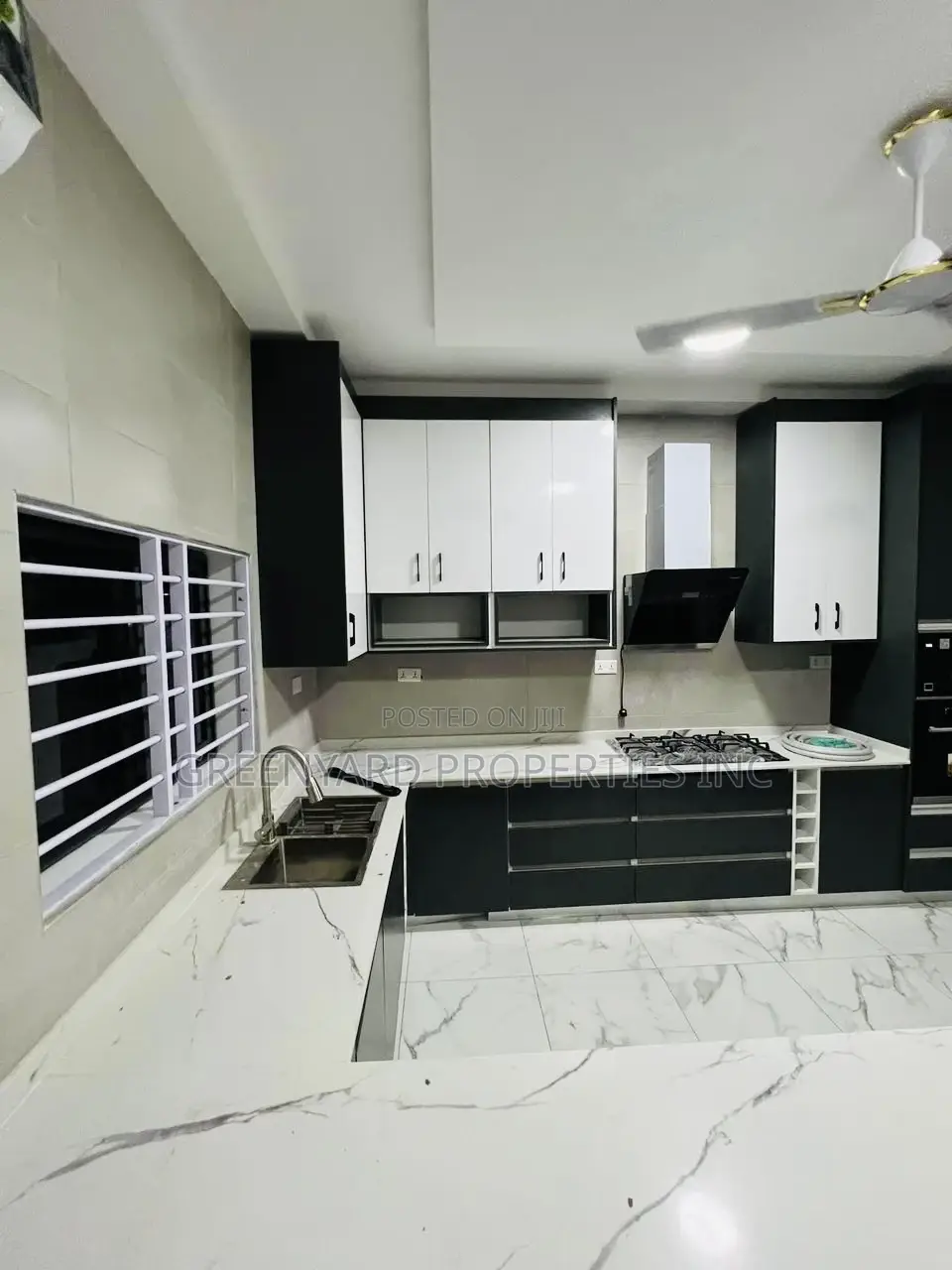 5bdrm Mansion in Mile 7, Achimota for sale in Achimota
