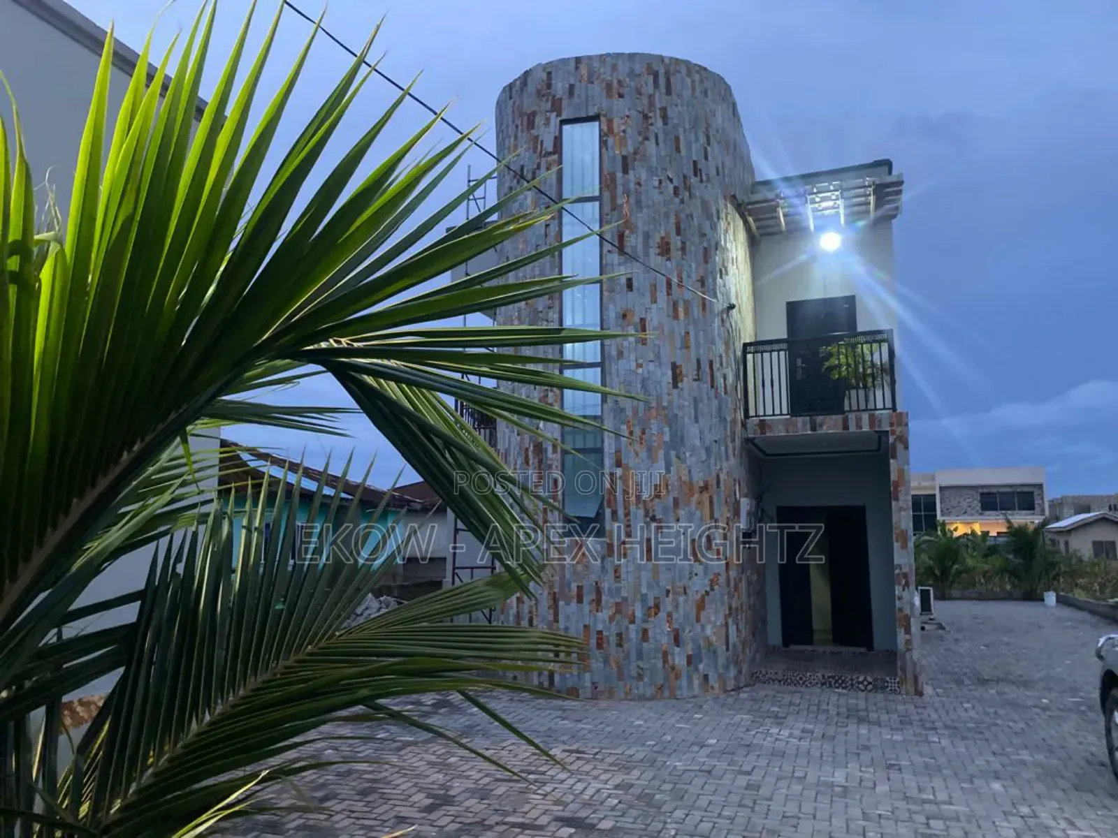 2 Bedroom Fully Furnished Apartment-Short Stay/O’Lleaf Suite in Tetegu