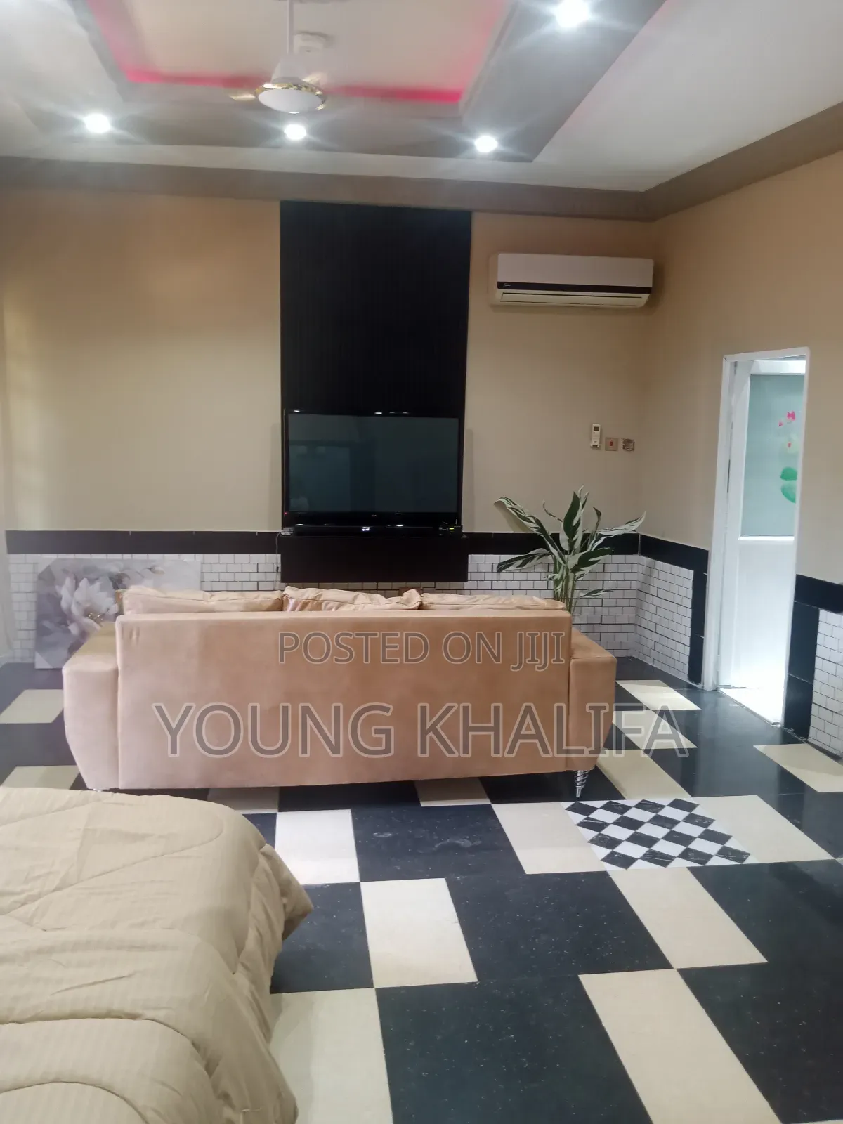 Beautiful Studio Apartment Available Behind West Hills Mall in West Hills Mall Area