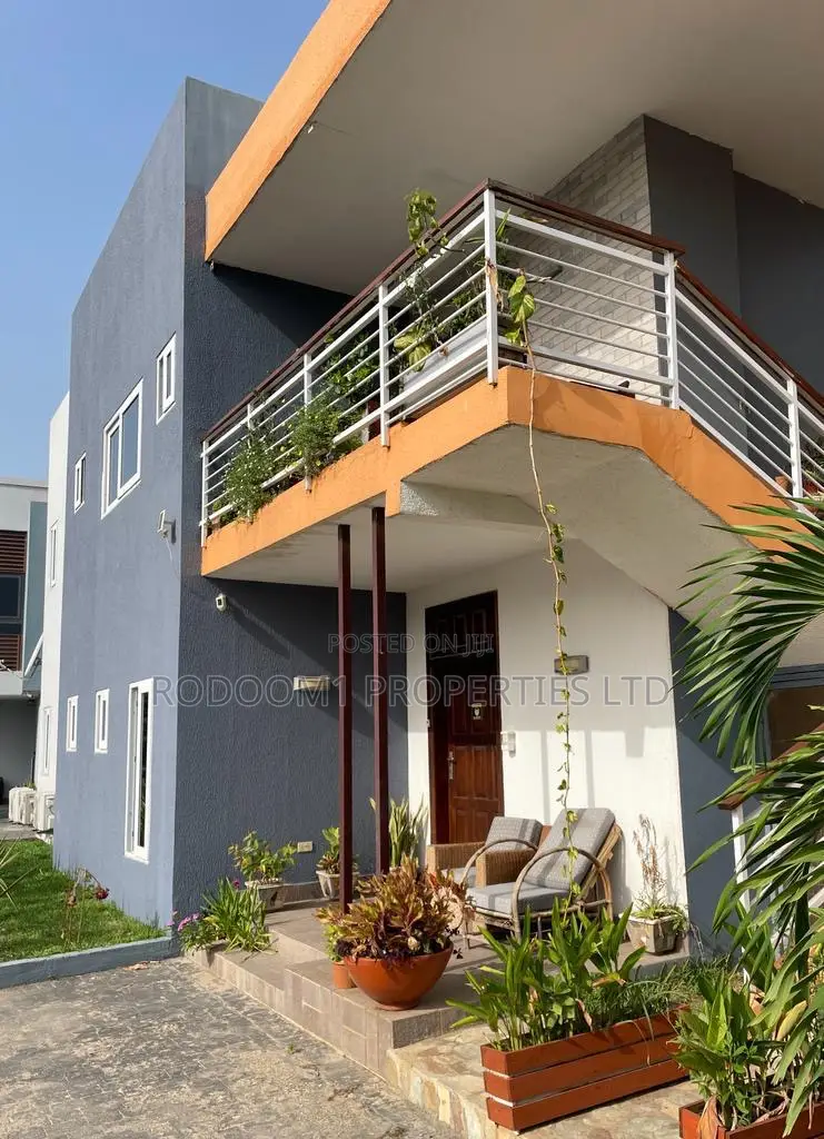 En-Suite 1 2 Bedrooms Apartments at Tesano for Short Stay in Tesano
