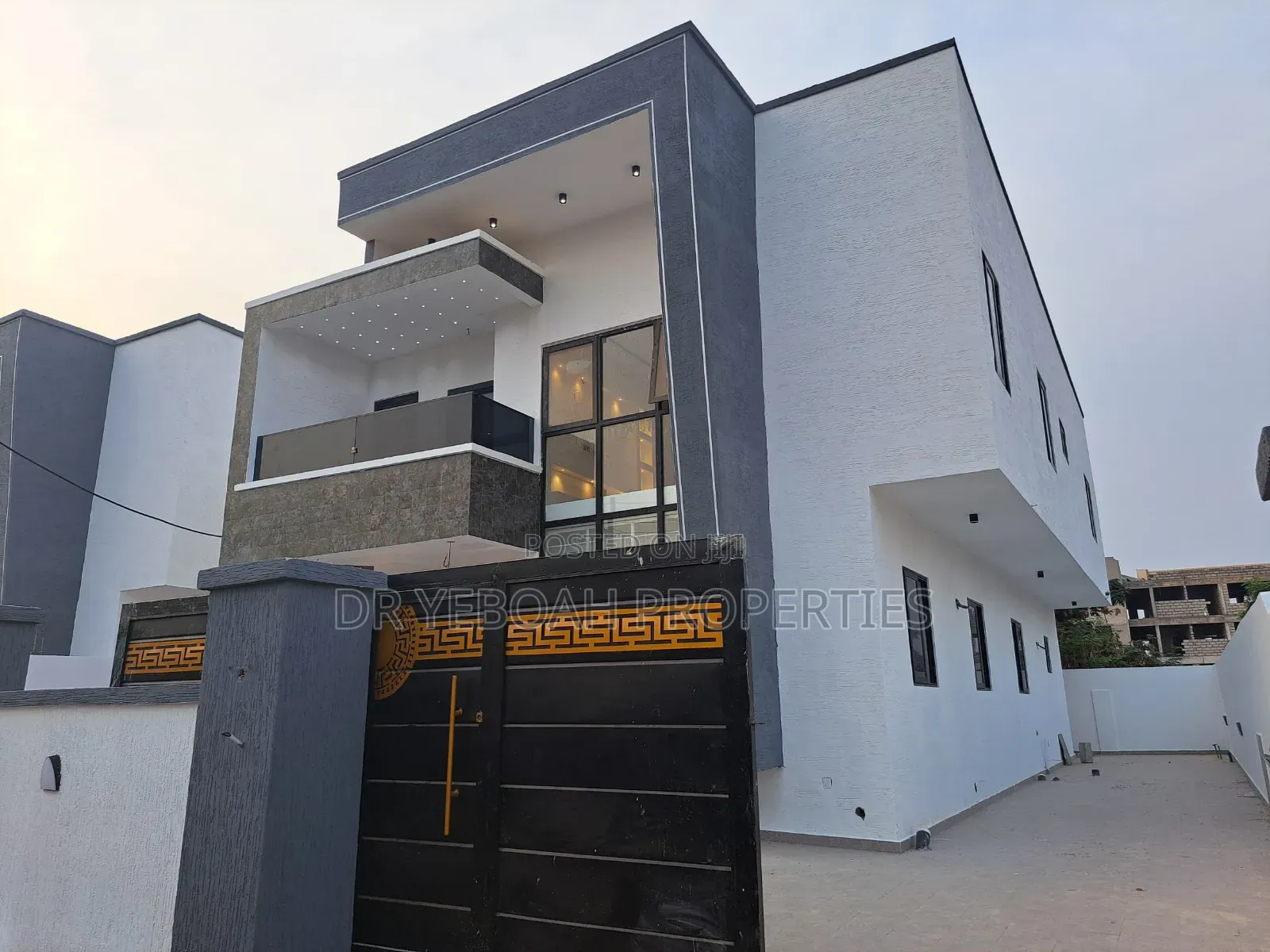 4bdrm Duplex in Lashibi Comm 14:-, Spintex for sale in Spintex