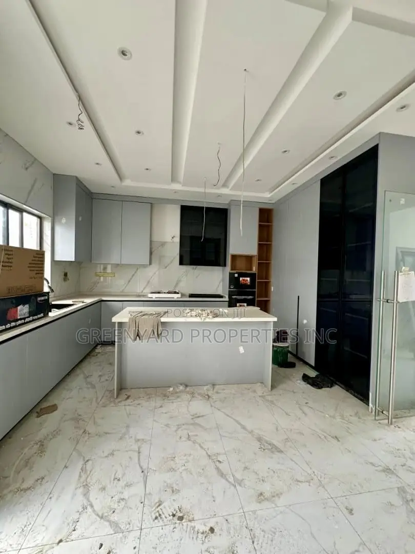 4bdrm Duplex in Botwe for sale in Ashaley Botwe