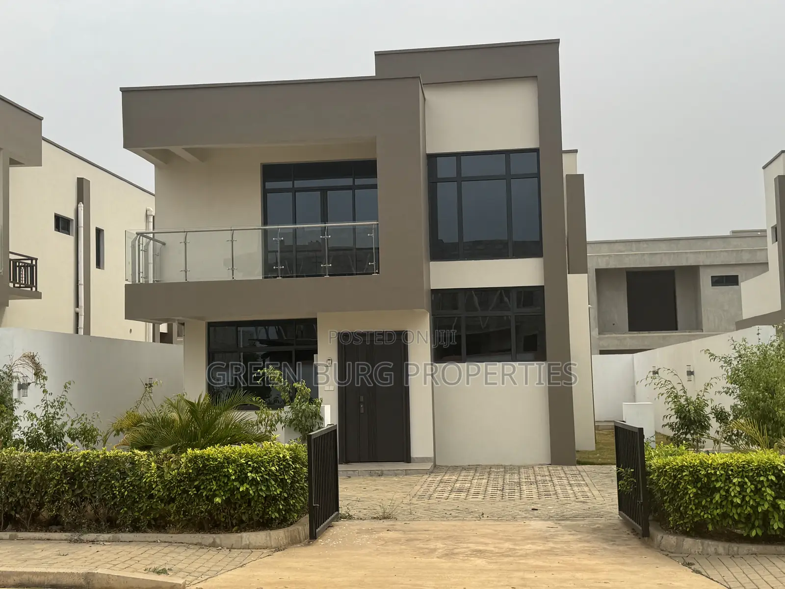 3bdrm Townhouse/Terrace in East Legon for sale in East Legon
