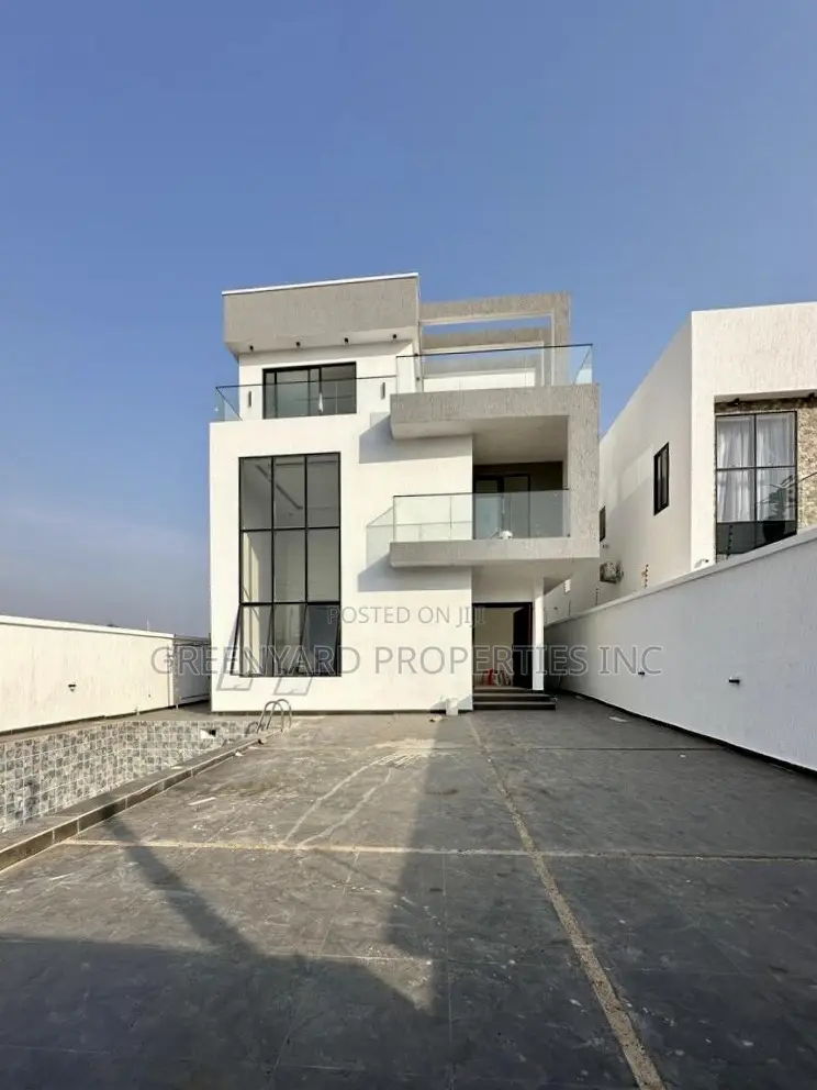 4bdrm Duplex in Ashaley Botwe for sale in Ashaley Botwe