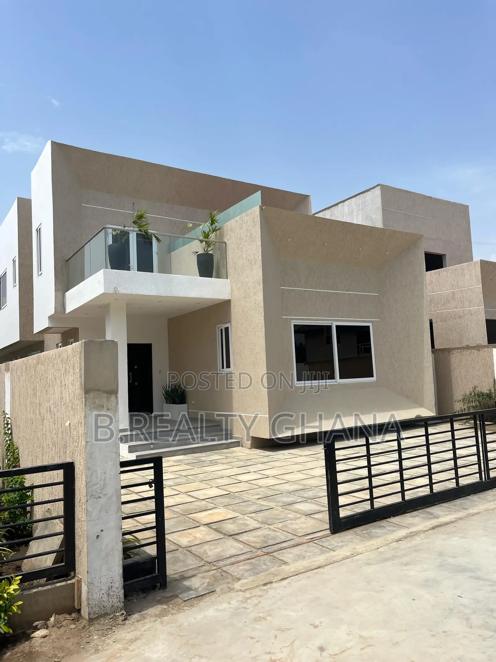 3bdrm Townhouse/Terrace in Spintex for sale in Spintex