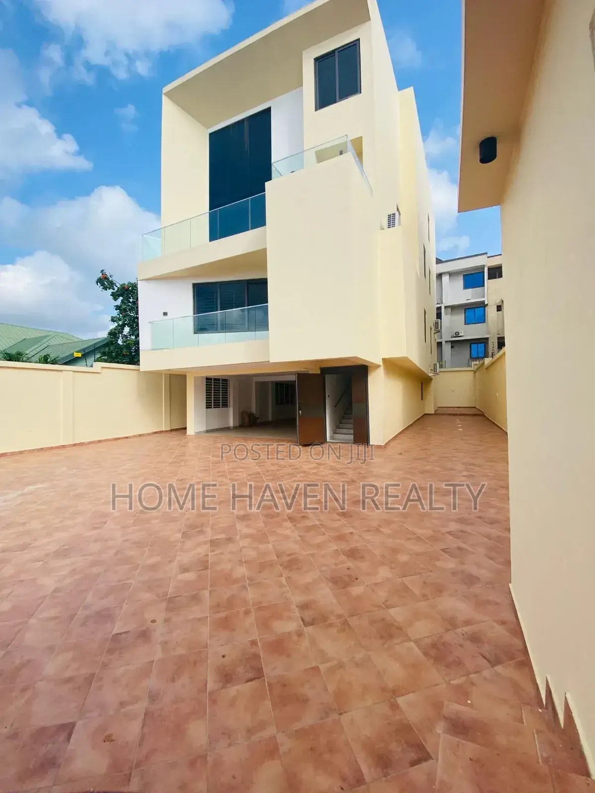 5bdrm House in Dzorwulu for sale in Dzorwulu