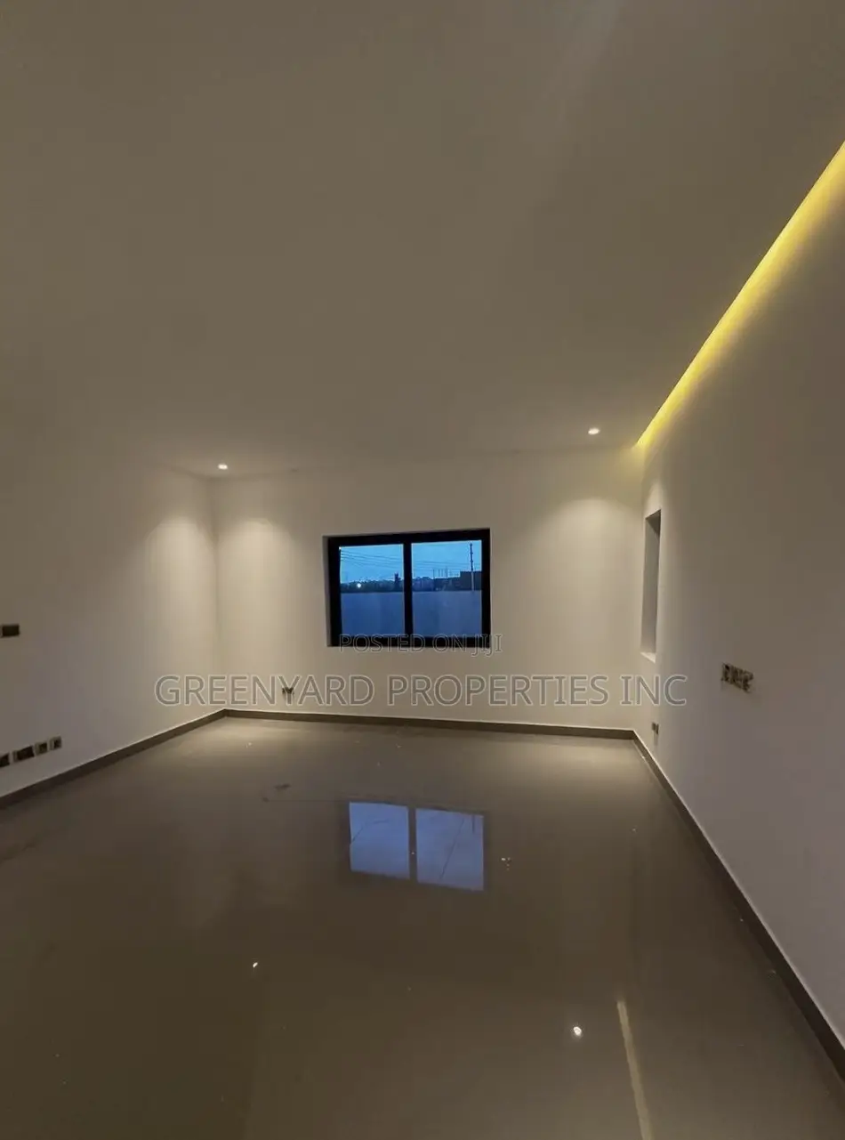 3bdrm House in Lakeside for sale in Lake Side Estate