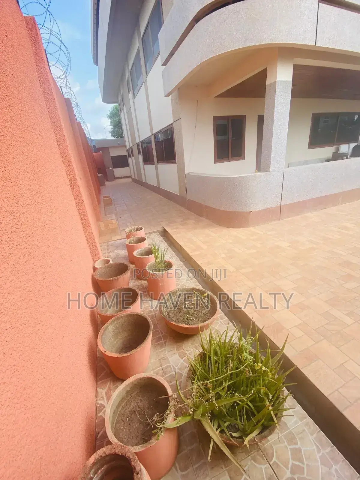 5bdrm House in Abc, Achimota for sale in Achimota