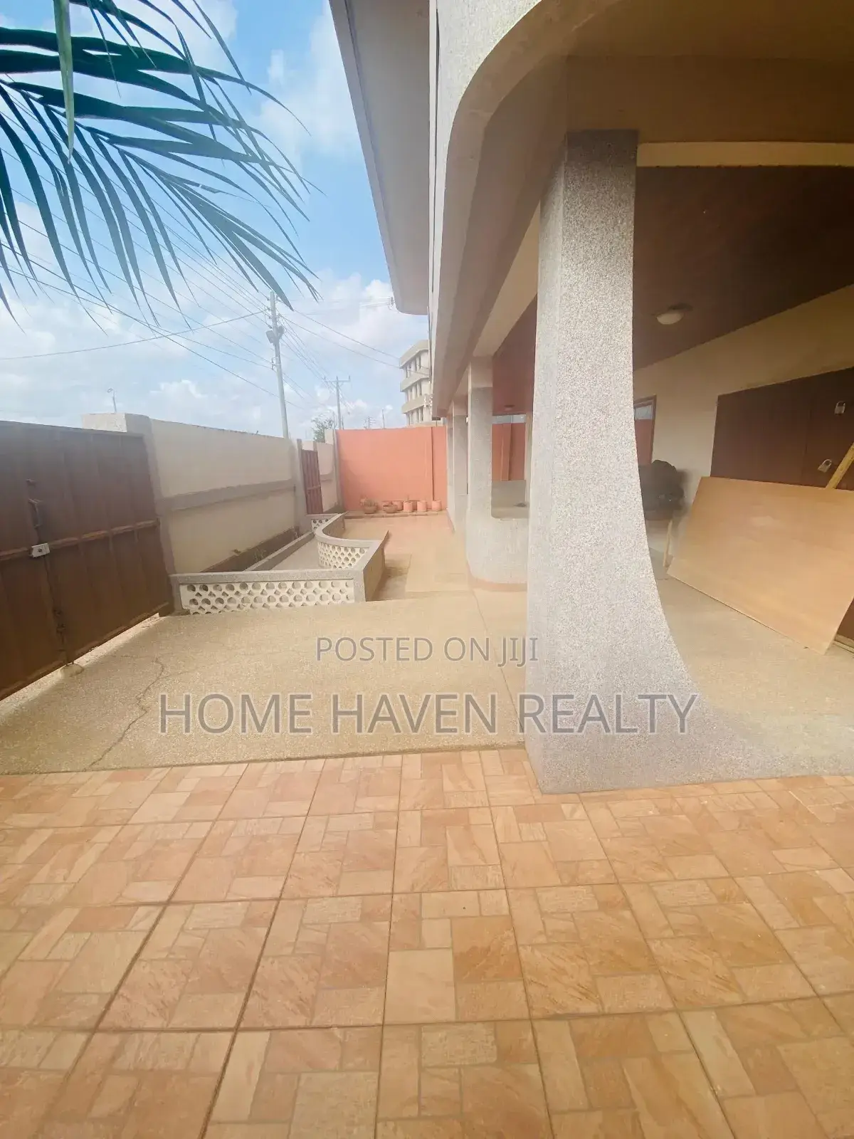5bdrm House in Abc, Achimota for sale in Achimota
