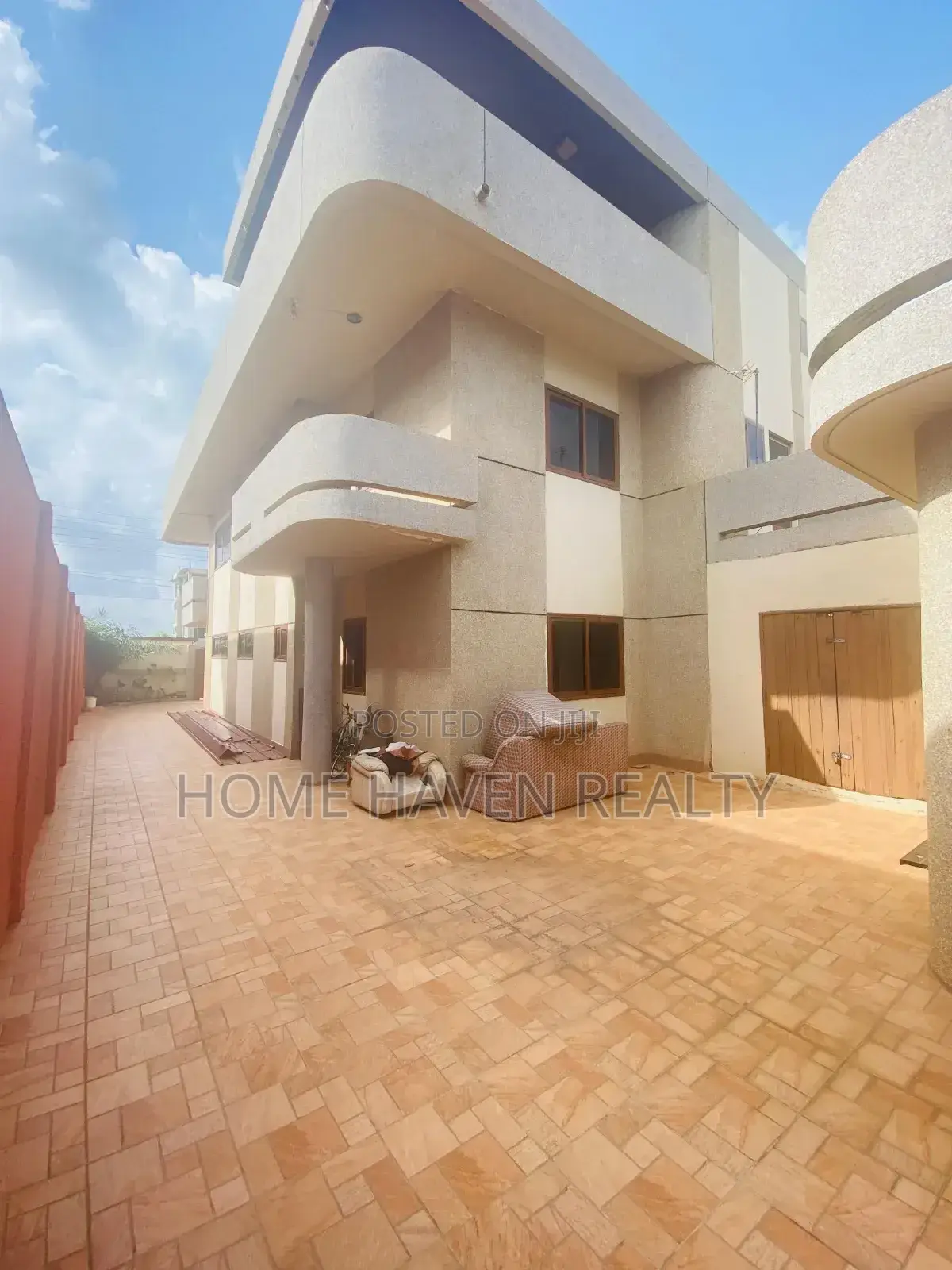 5bdrm House in Abc, Achimota for sale in Achimota