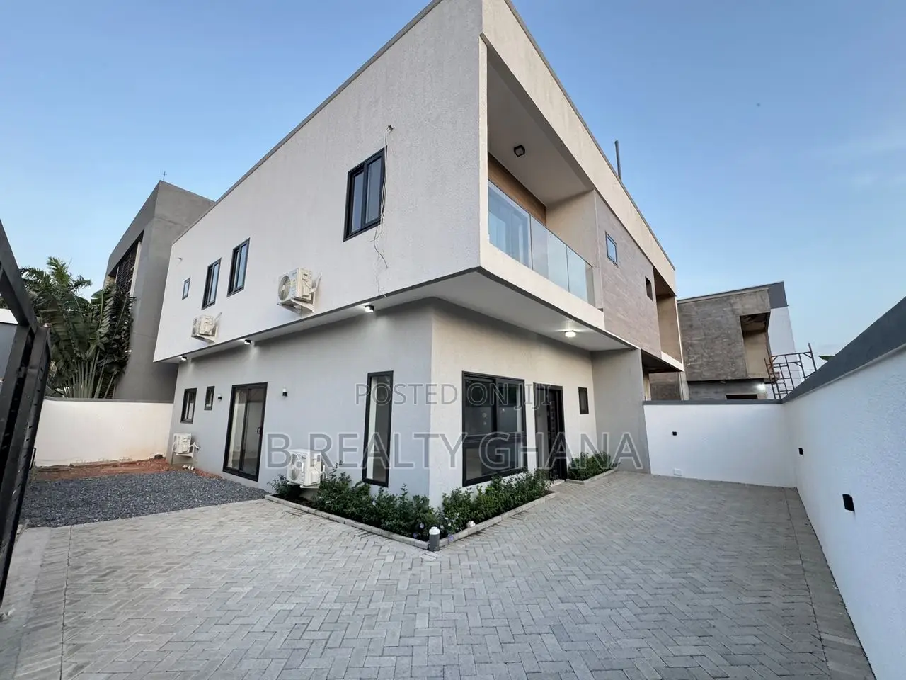 3bdrm Townhouse/Terrace in Adenta for sale in Adenta