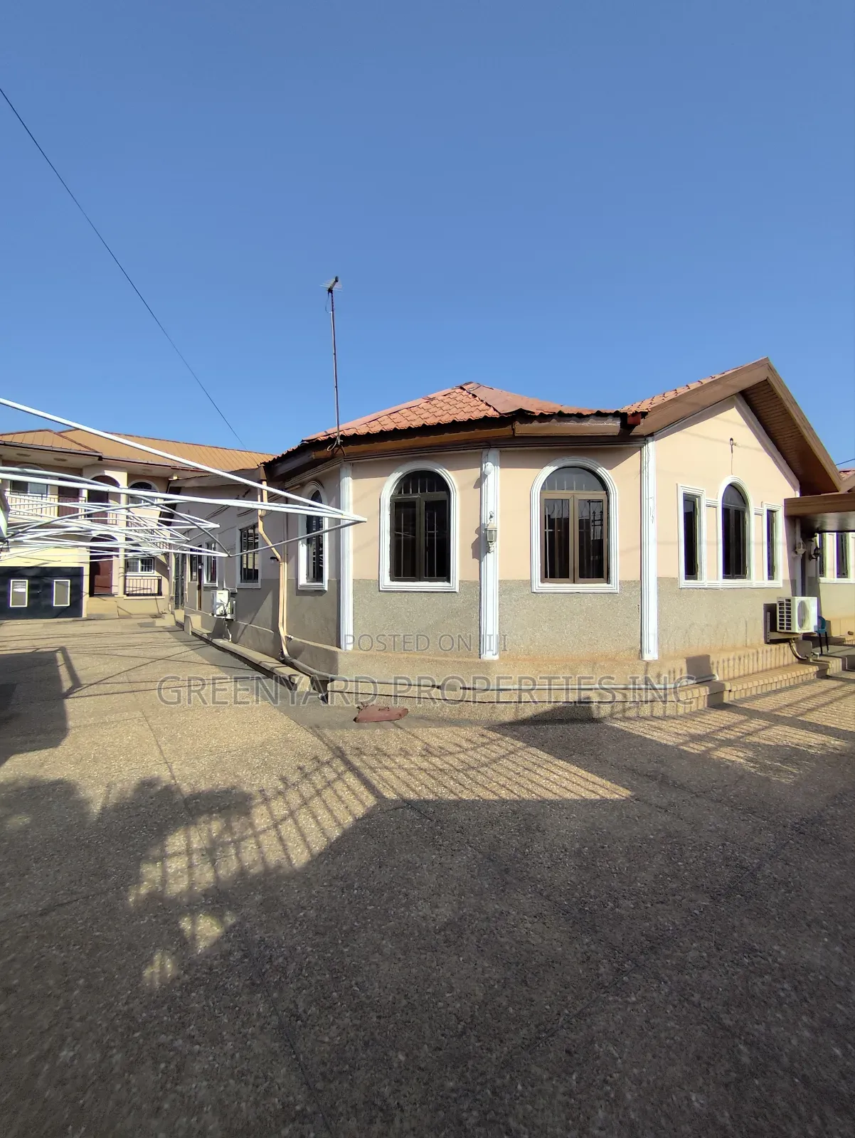 Furnished 8bdrm House in Ogbojo, East Legon for sale in East Legon