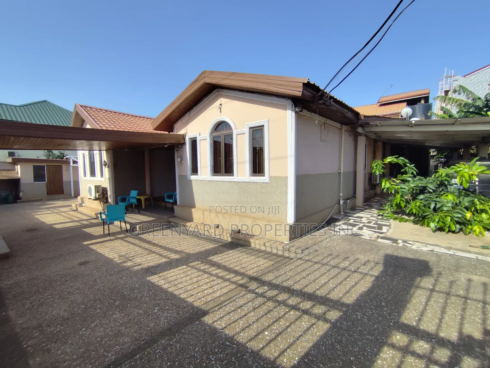 Furnished 8bdrm House in Ogbojo, East Legon for sale in East Legon