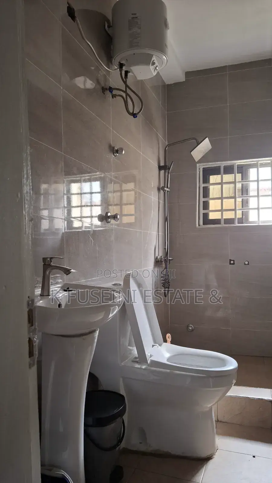 Short Stay Apartment in Kumasi Airport Roundabout in Kumasi Metropolitan