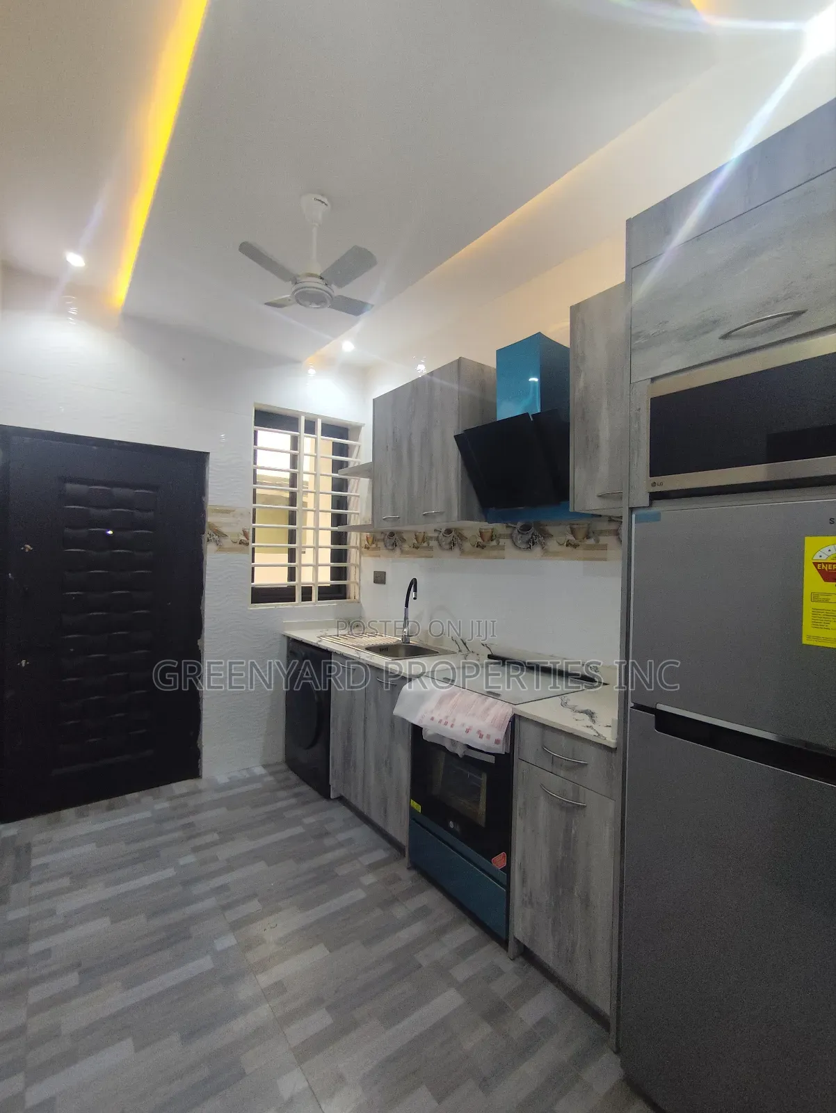 3bdrm Townhouse/Terrace in School Junction, Ashaley Botwe for sale in Ashaley Botwe
