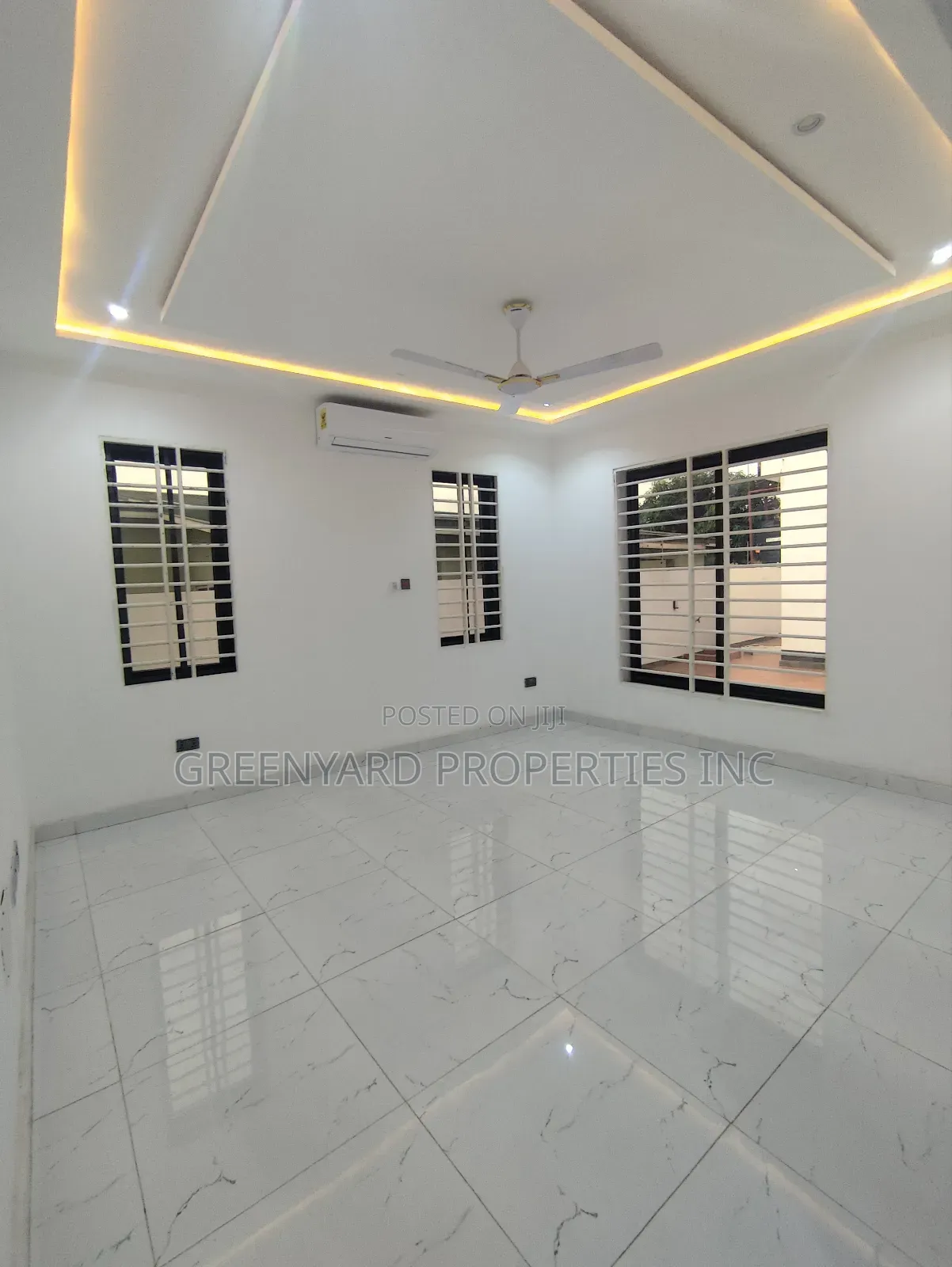 3bdrm Townhouse/Terrace in School Junction, Ashaley Botwe for sale in Ashaley Botwe