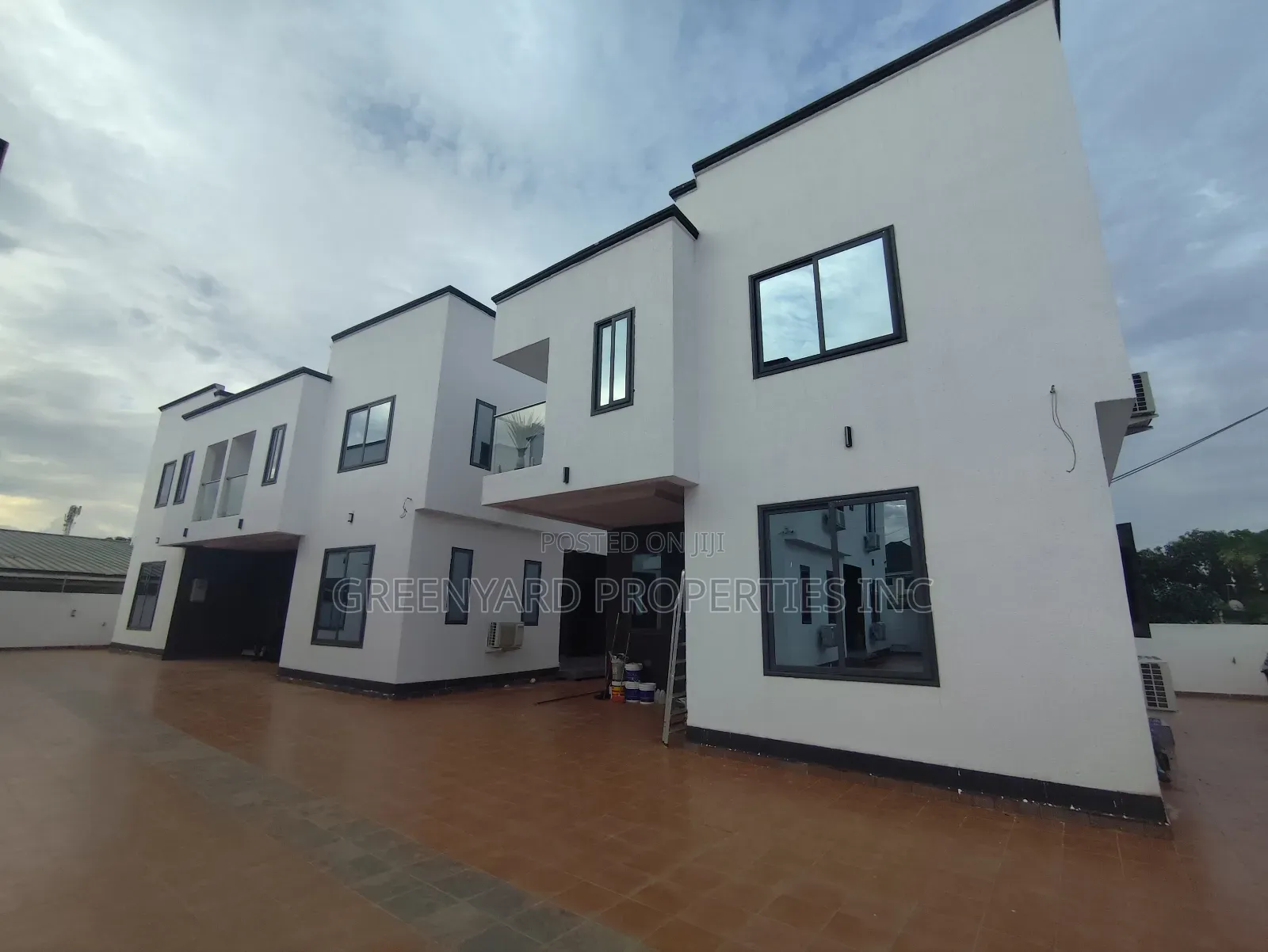 3bdrm Townhouse/Terrace in School Junction, Ashaley Botwe for sale in Ashaley Botwe