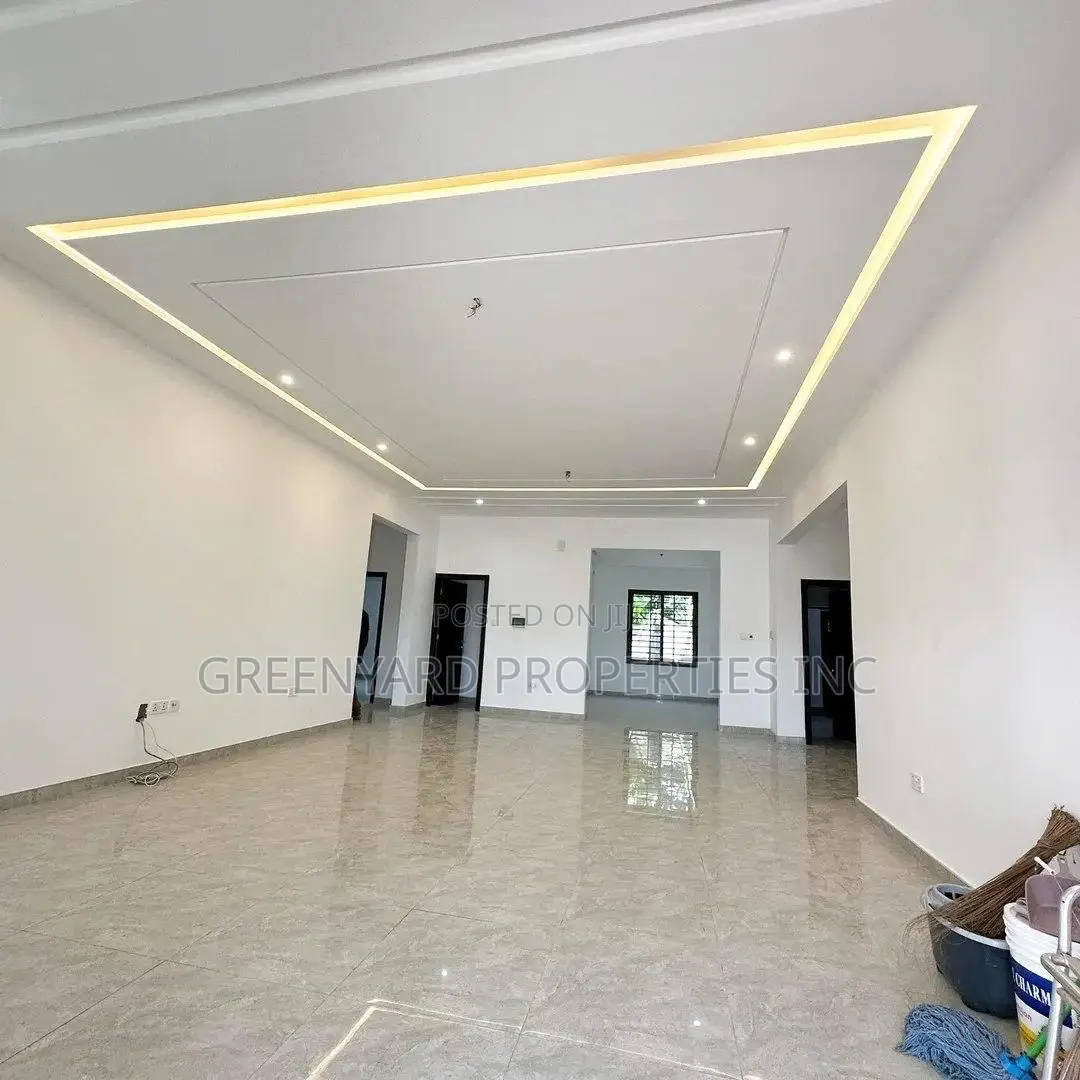 3bdrm House in Lakeside for sale in Lake Side Estate