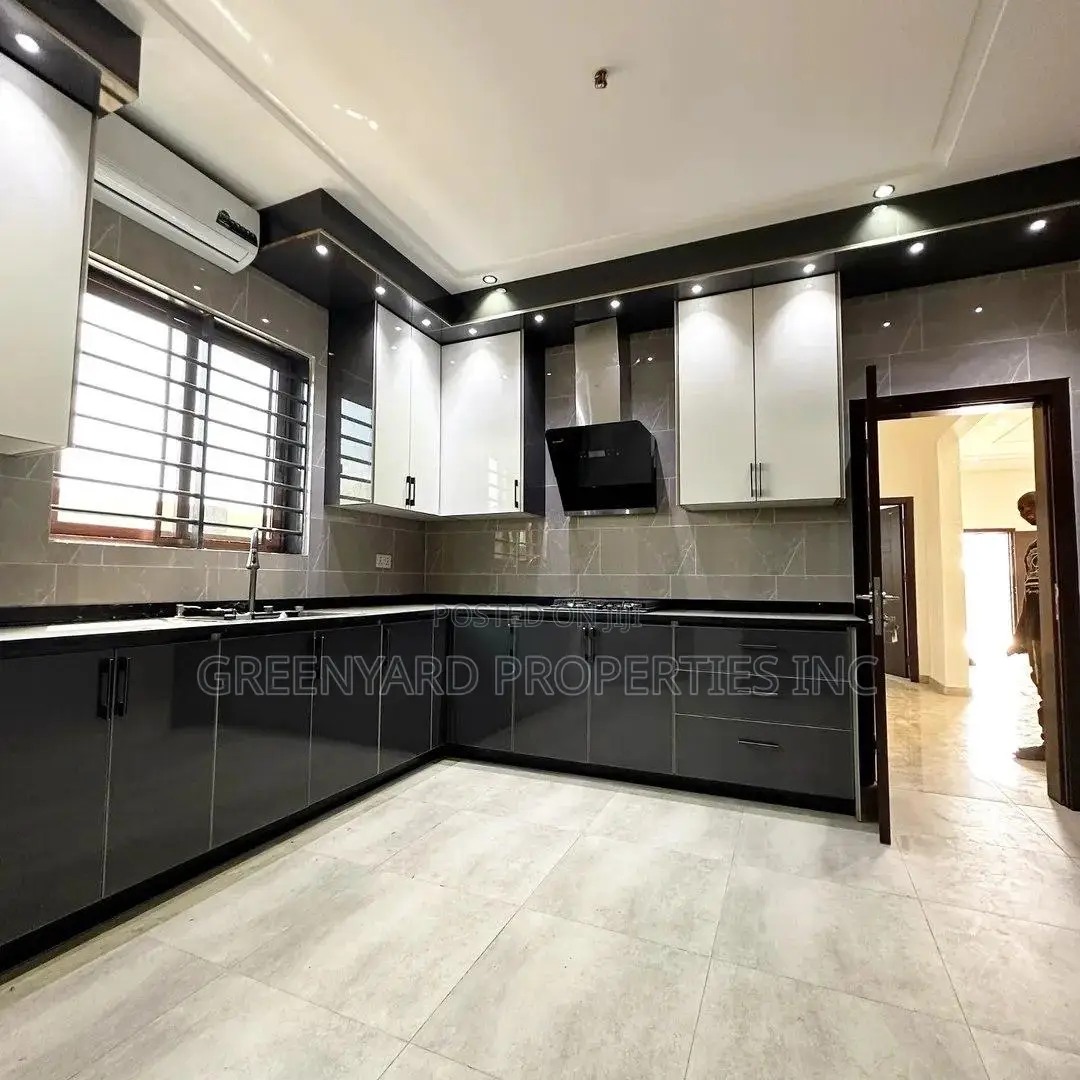 3bdrm House in Lakeside for sale in Lake Side Estate
