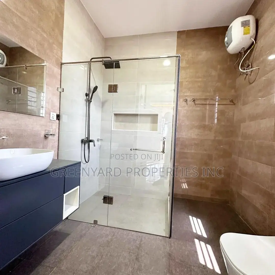 3bdrm House in Lakeside for sale in Lake Side Estate