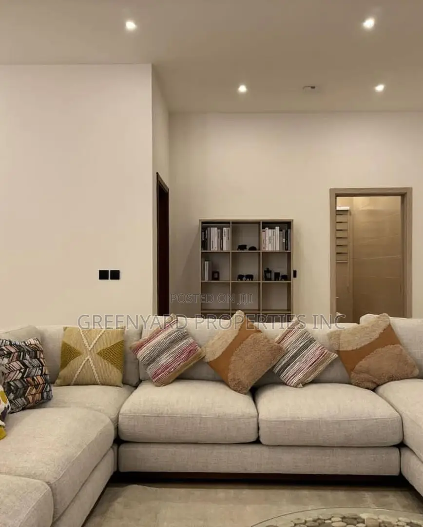 3bdrm House in Community 8, Lake Side Estate for sale in Lake Side Estate