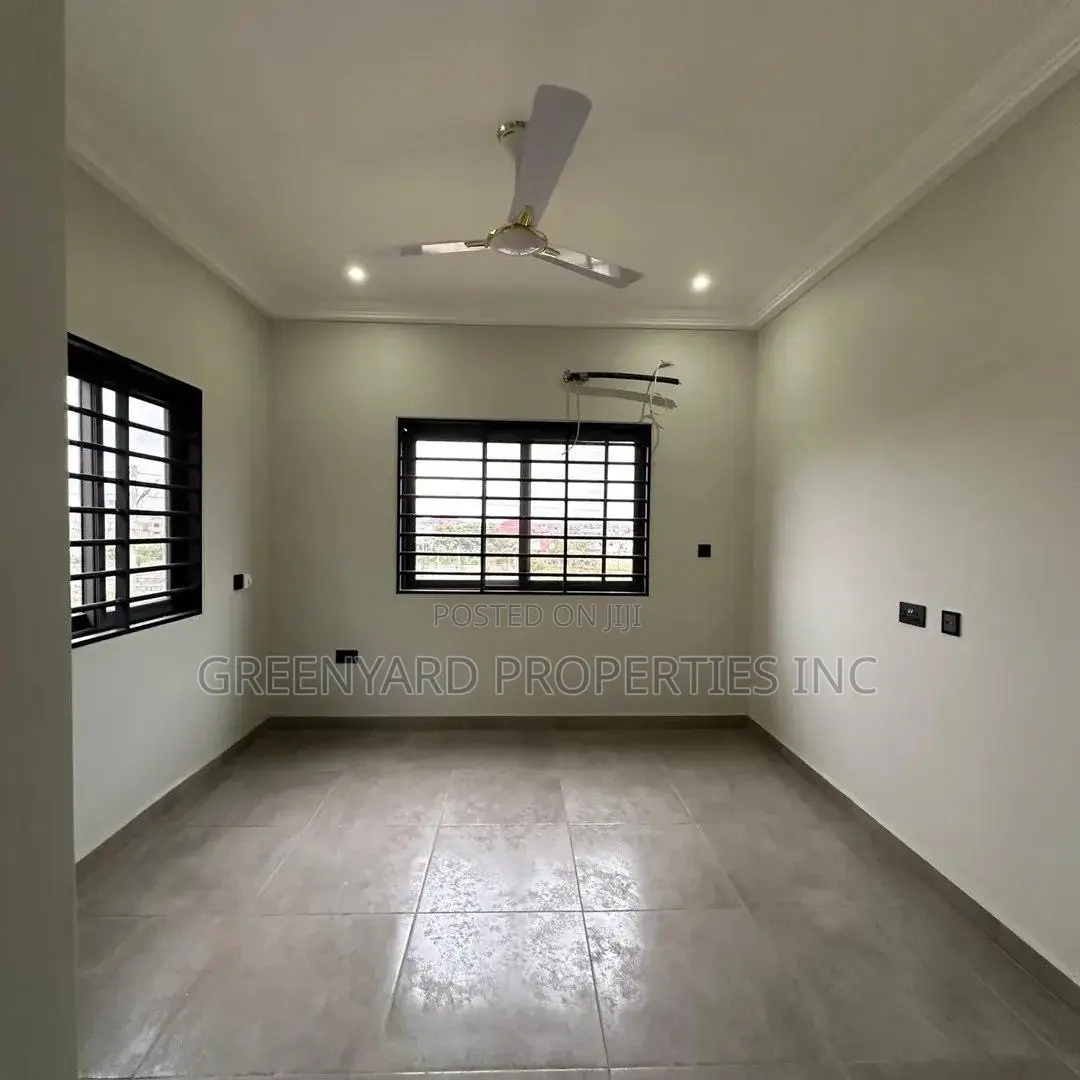 4bdrm House in Lakeside for sale in Lake Side Estate