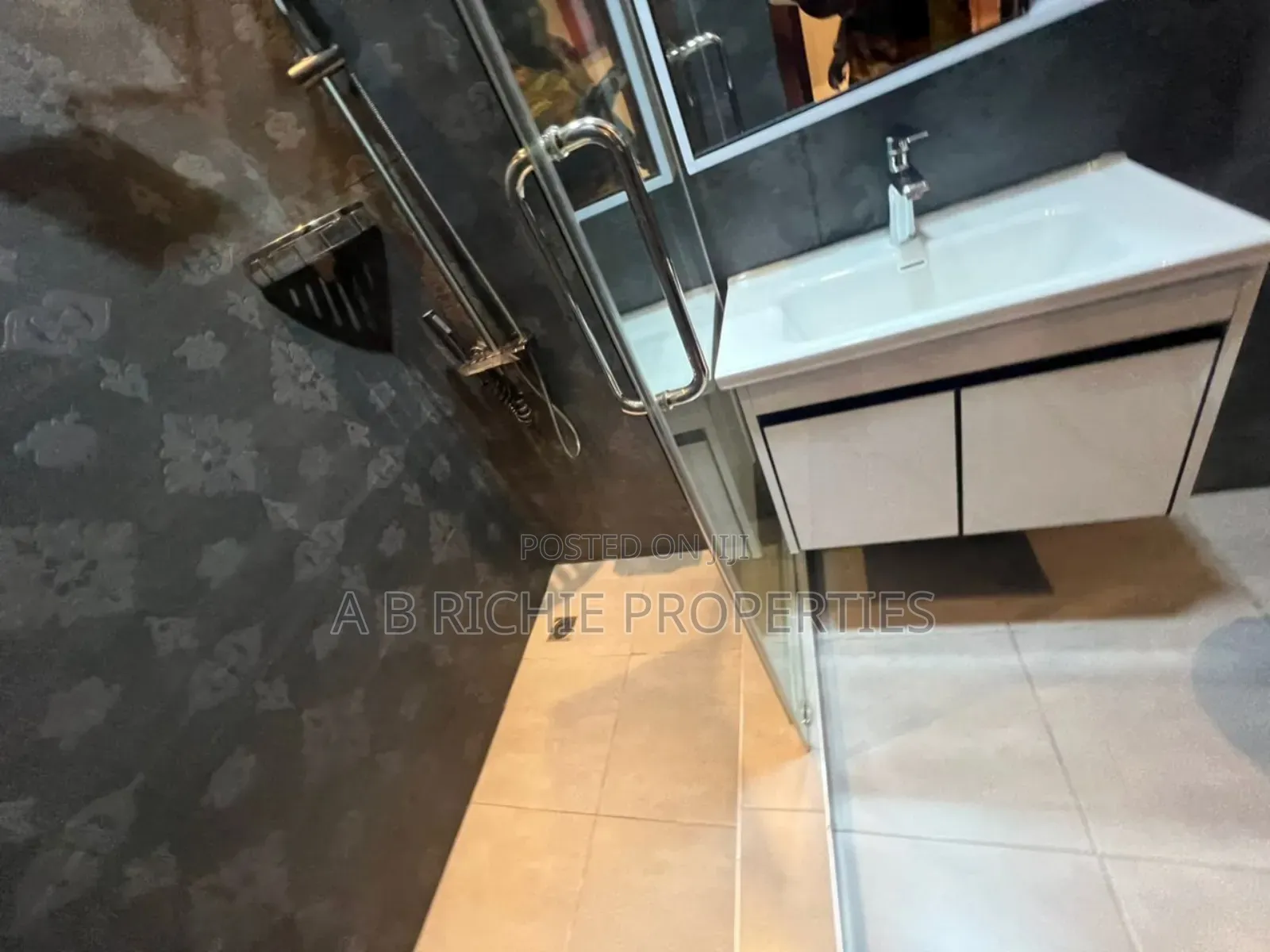 Furnished 3bdrm Apartment in Ab Richie Properties, Tseaddo for sale in Tseaddo