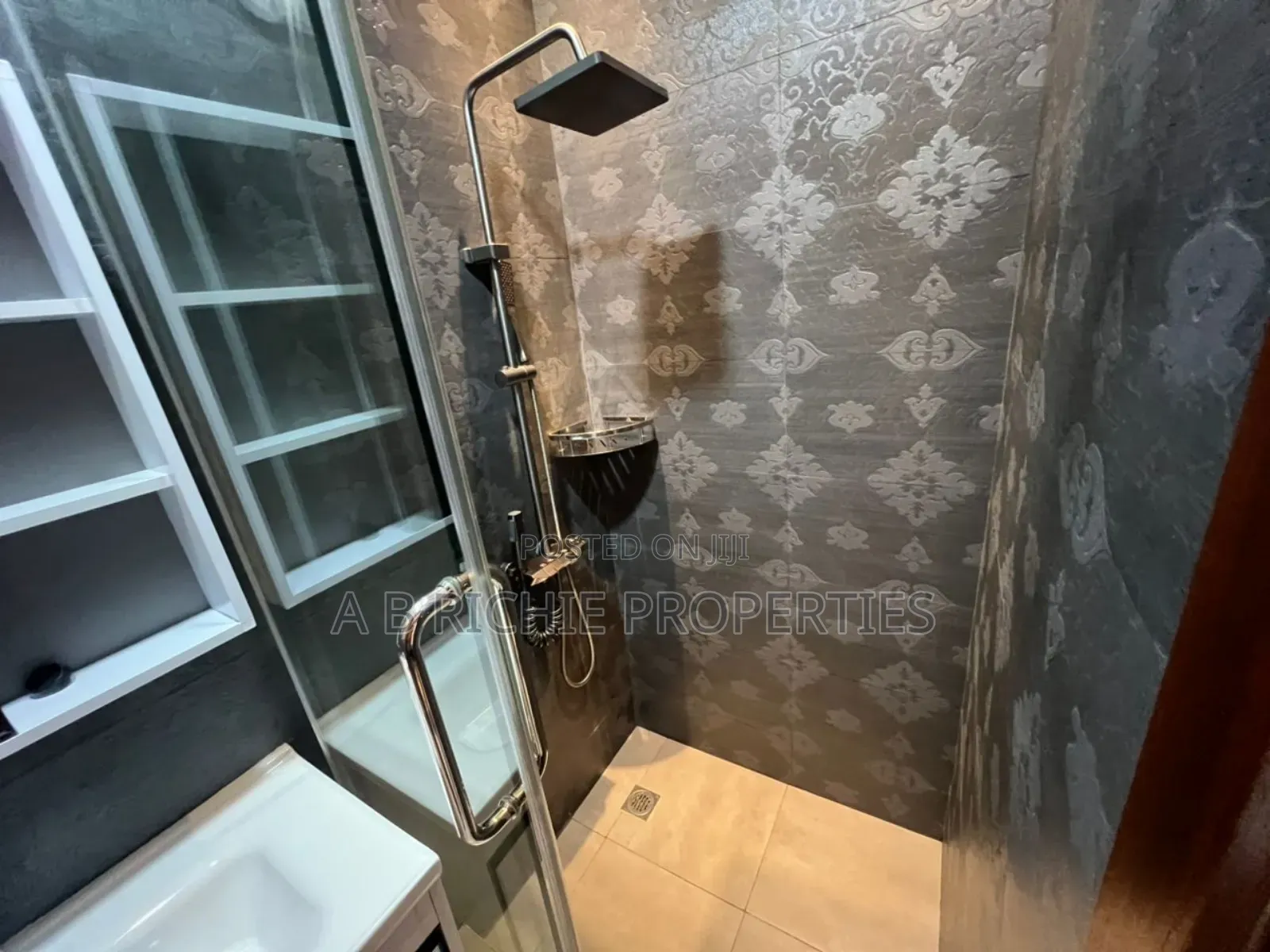 Furnished 3bdrm Apartment in Ab Richie Properties, Tseaddo for sale in Tseaddo