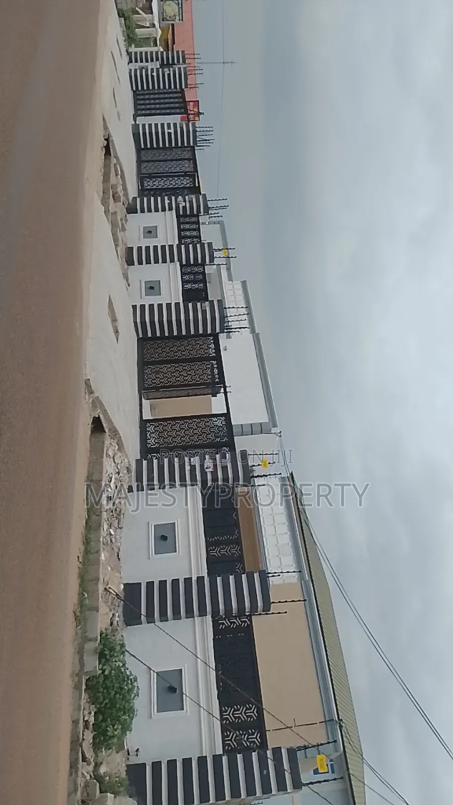 3bdrm Townhouse/Terrace in Batsona, Spintex for sale in Spintex