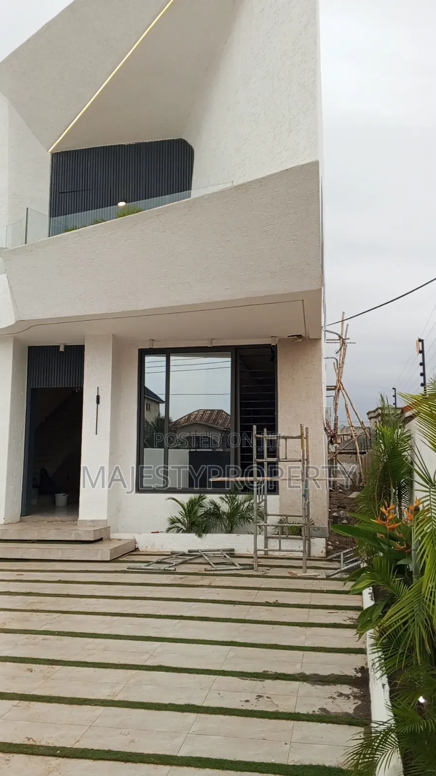 4bdrm Townhouse/Terrace in Ashaley Botwe, Adjiriganor for sale in Adjiriganor