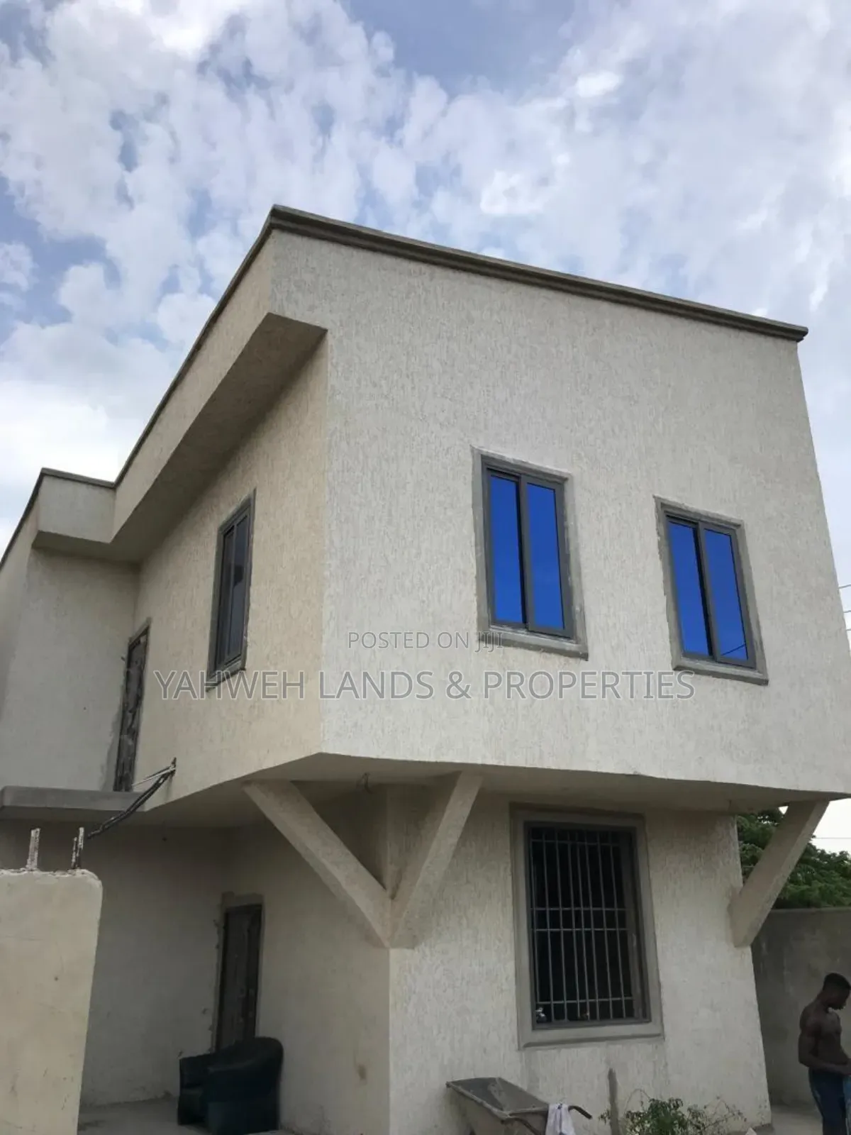 4bdrm House in Spintex for sale in Spintex
