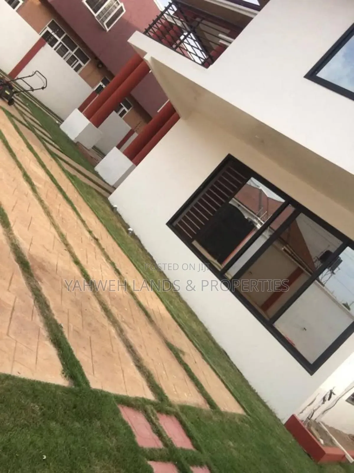 5bdrm House in Lakeside Estate for sale in Lake Side Estate