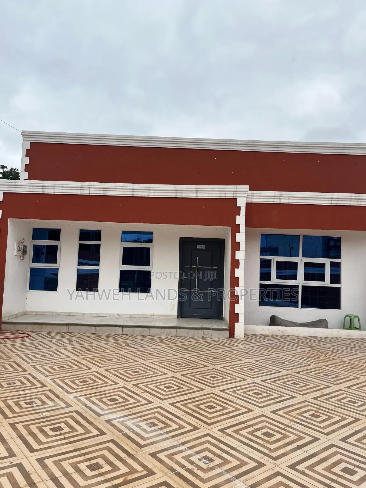 Furnished 4bdrm House in Adenta for sale in Adenta