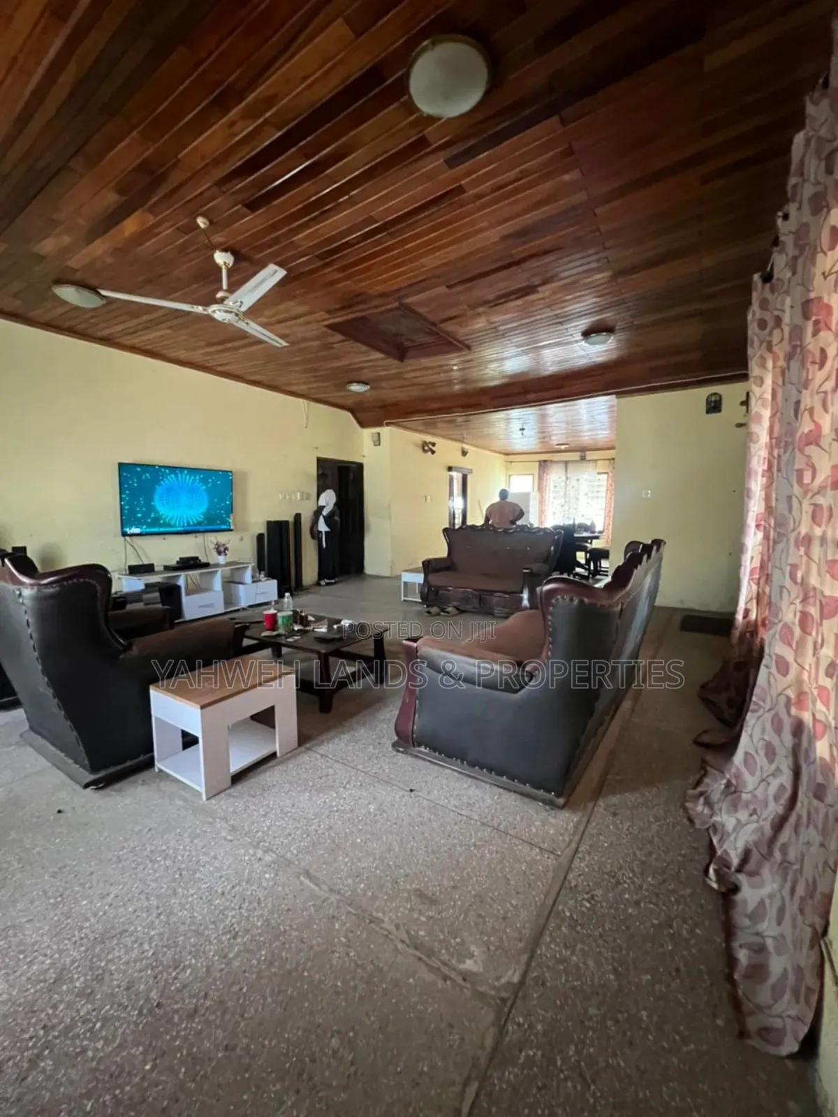 5bdrm House in Spintex for sale in Spintex