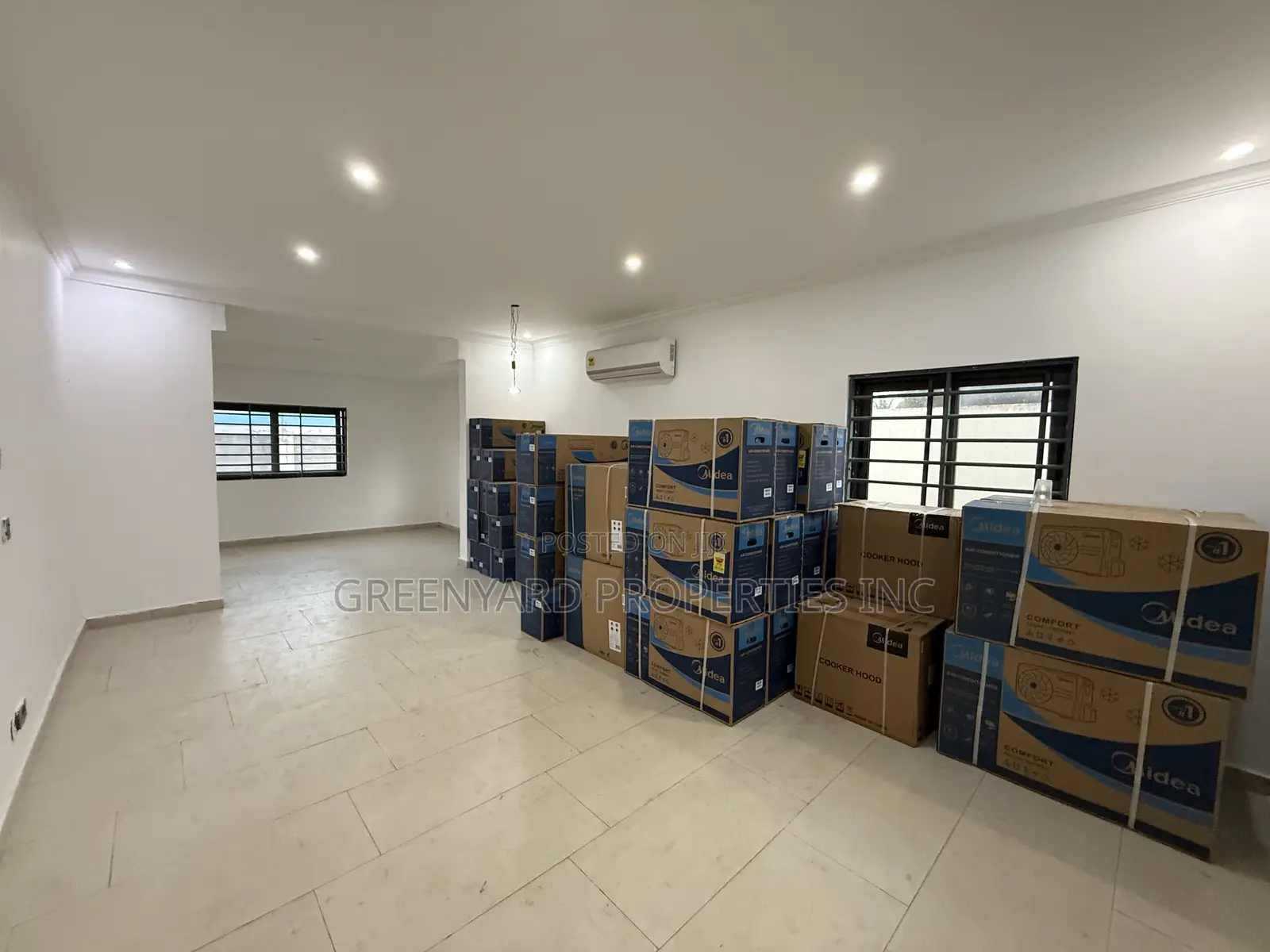 4bdrm Townhouse/Terrace in American House, East Legon for sale in East Legon