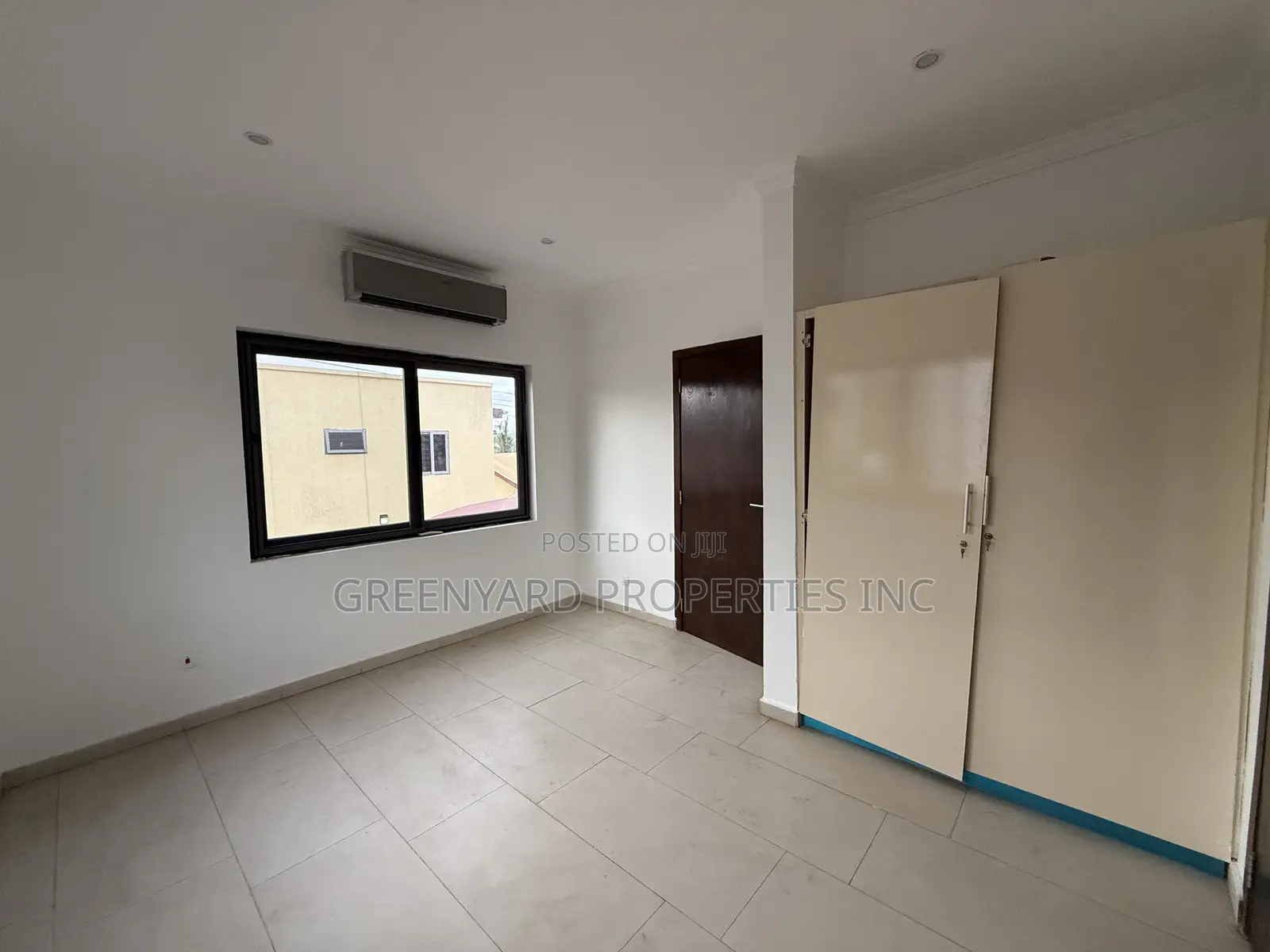 4bdrm Townhouse/Terrace in American House, East Legon for sale in East Legon